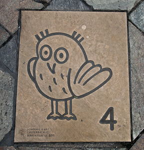 The owl trail (Le Parcours de la Chouette) is a well marked trail of the main tourist attractions in the town.